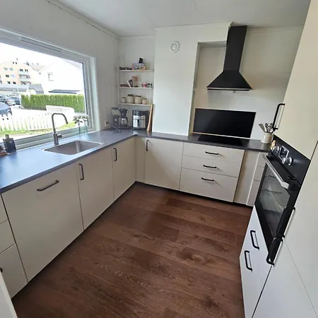 Family Friendly Townhouse - Close To Center And Zoo Ferienhaus